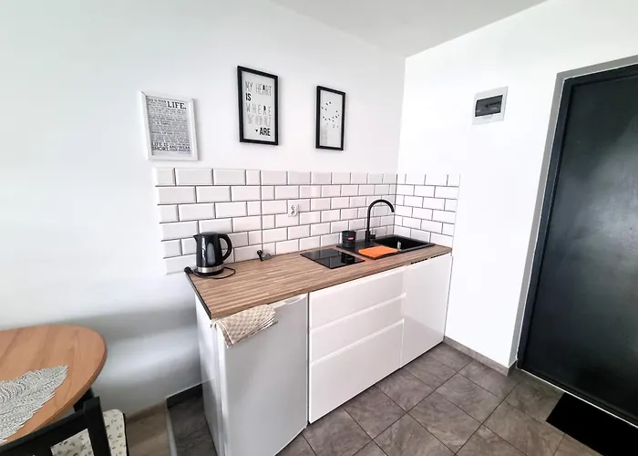 Lägenhet U Loni- W Zacisznym Centrum Nad Morzem Z Parkingiem Pobierowo