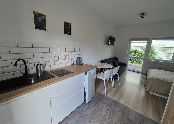 U Loni- W Zacisznym Centrum Nad Morzem Z Parkingiem Lägenhet *